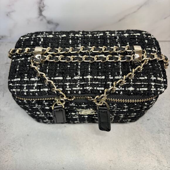 Chanel Tweed Vanity Case with Chain — GWP / Brand New - Picture 3 of 13